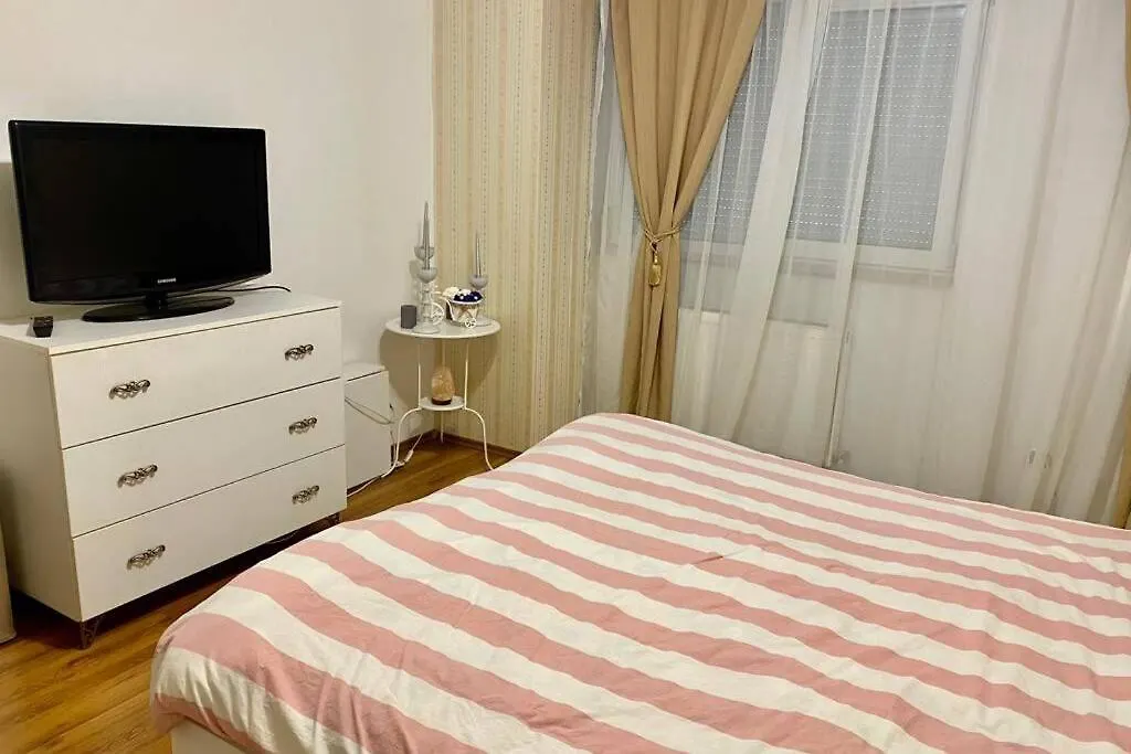 Confort Park Luxury Apartments Rin Grand 0*, ブカレスト
